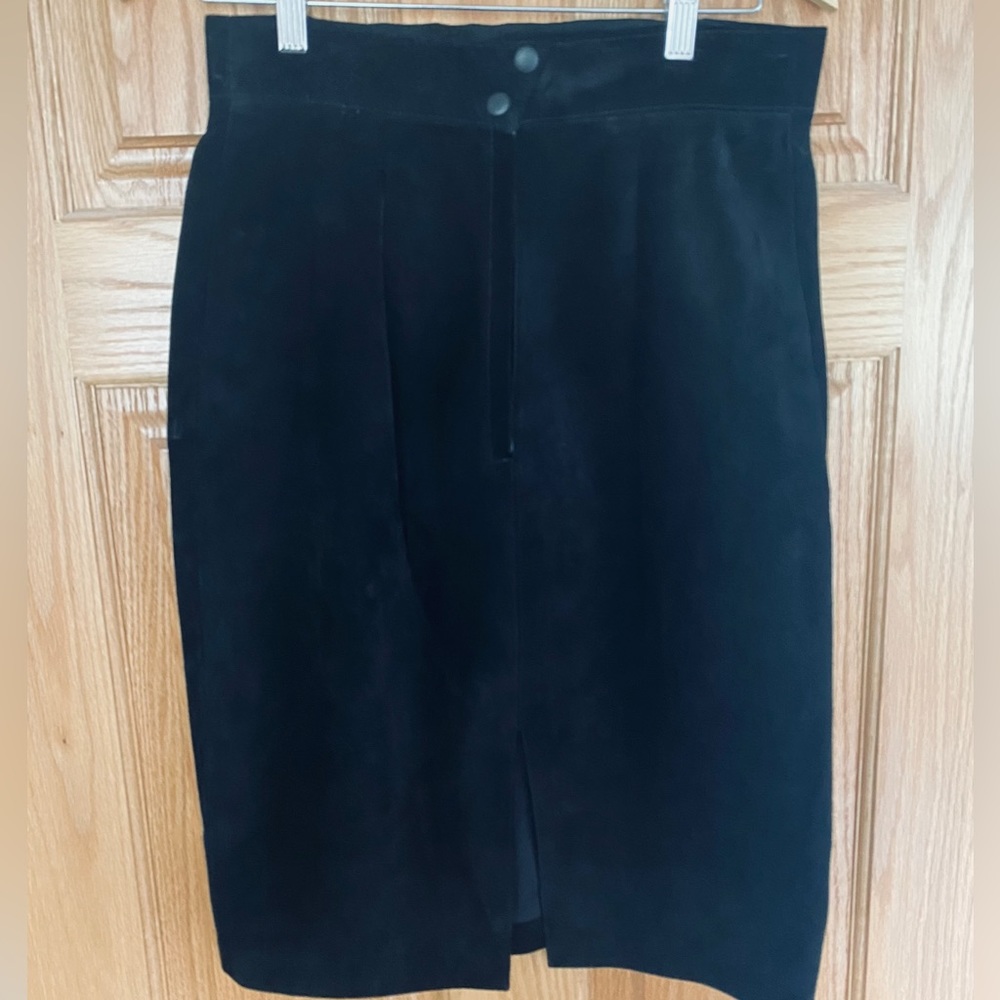Daniel Black Suede Skirt Size 12 ( fits an 8)